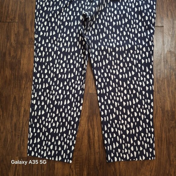 NWOT Chico Women's Stretchy Cropped Navy & White Printed Pants Size 12 By Loft - Picture 5 of 10